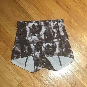 black and white flower printed Lululemon shorts